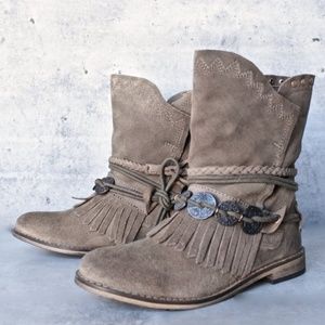 Musse & Cloud Anaeh Suede Boot